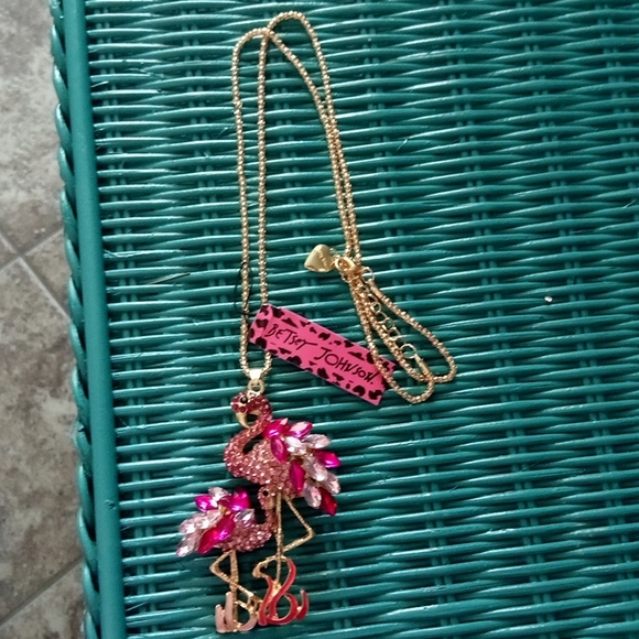 Rhinestone Flamingo 🦩 Necklace - Picture 3 of 6